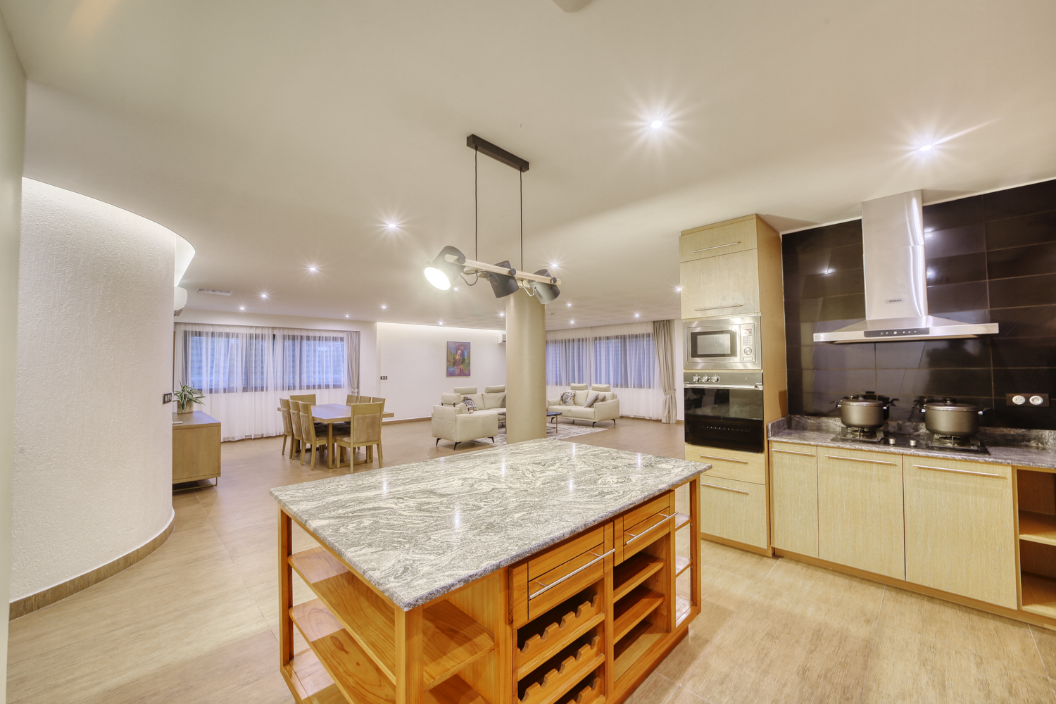 https://www.reginahomeapartments.com/wp-content/uploads/2020/08/appartement_maseru7.jpg